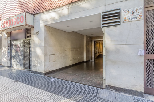 Cochera. Edificio Con Seguridad, Portón Automático