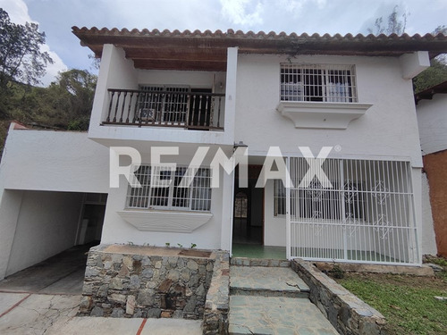 Amplia Casa En Alto Prado Av Principal 250mts/5h/4b/4pe