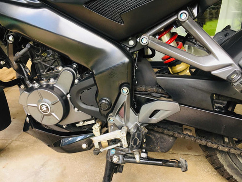 Bajaj Rouser 200 Ns