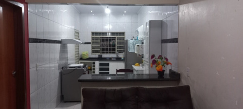 Imagem 7 de 13 de Casa 2 Qrts,um Sendo Suíte,garagem Espaçosa,