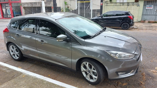 Imagem 3 de 9 de Ford / Focus