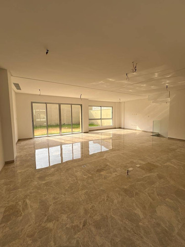 Townhouse En Altos De Guataparo - Acepta Financiamiento