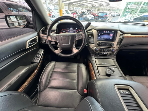 GMC Yukon 6.2 Denali V8 8 Vel At