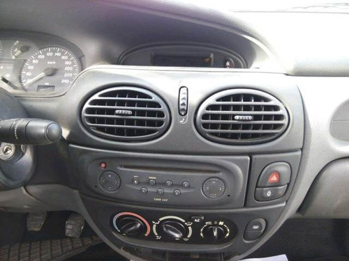 Imagem 6 de 7 de Megane 99 Sucata Somente Para Retirada De Peças
