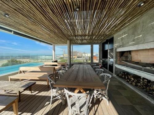 Casa Sobre El Mar