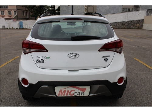 Imagem 4 de 10 de Hyundai Hb20x 1.6 16v Style Flex 4p Automático
