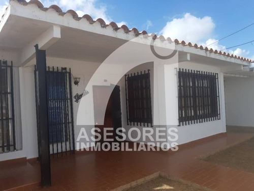 Imagen 1 de 11 de Casa En Venta En Judibana. Buena Inversión