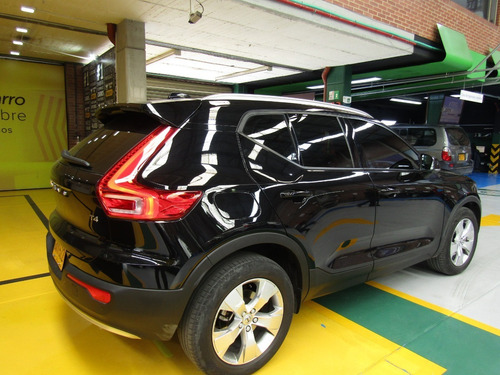 Imagen 5 de 15 de Volvo Xc40 Momentum T4