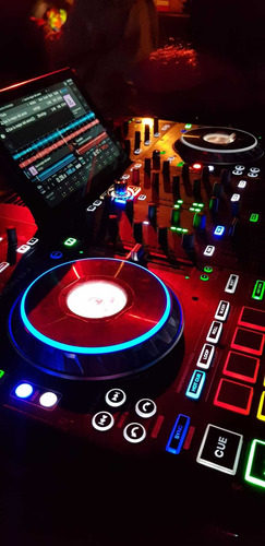 Imagen 6 de 12 de Salón De Fiestas Y Eventos Para Adultos Tipo Pub Cumpleaños
