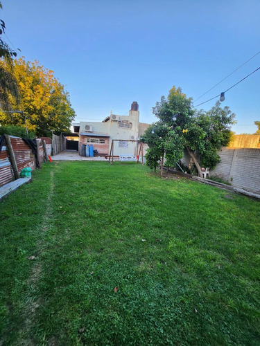 Casa En Venta - 3 Dormitorios 1 Baño - Cochera - 315mts2 - Ensenada