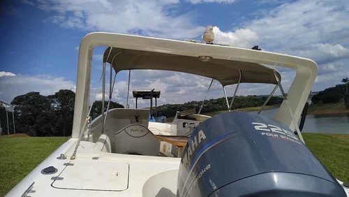 Imagem 2 de 9 de Lancha Magnum 230 + Yamaha 225 Hp 4 Tempos Ano 2011