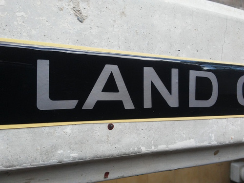 Imagen 4 de 7 de Emblema Platina Compuerta Burbuja Autana Land Cruiser