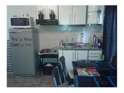 Imagen 13 de 14 de 2 Dptos. Excelentes - De 3 Y 2 Amb. 1 Cochera Y Patio