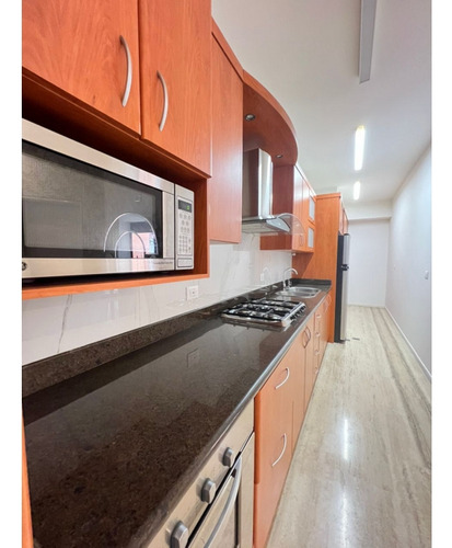 Apartamento En Alquiler Campo Alegre 1h/2b/2pe
