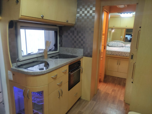 Motor Home Nacional Santo Inácio 8.5si Ano 2012 - Y@w2