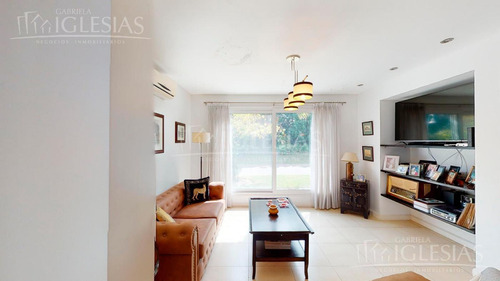 Tour 360º - Casa Al Lago Con Cuatro Dormitorios En Los Sauces