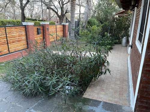 Imagen 2 de 17 de Casa Tres Dormitorios Con Piscina