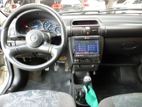 Chevrolet Corsa 1.0 Mpfi Milenium Ii Sedan 16v