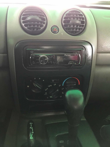 Jeep Liberty 3.7 Sport 4x4 Mt 2003