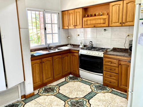 Imagen 8 de 30 de Juncal 1255, Adrogué - Casa America Con Gran Lote
