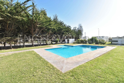 Venta De Departamento Cercano A Avenida Francisco Aguirre