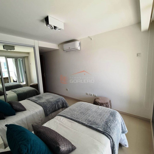 Imagen 17 de 30 de Venta Y Venta De Apartamento En La Brava, A Metros Mar