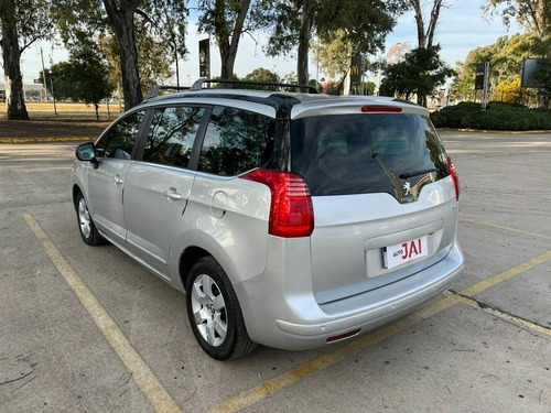 Imagen 7 de 11 de Peugeot 5008 2017 1.6 Feline B/techo