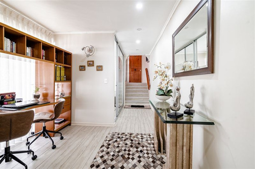 Casa En Venta De 3 Dorm Con Dpto Independiente. Las Condes