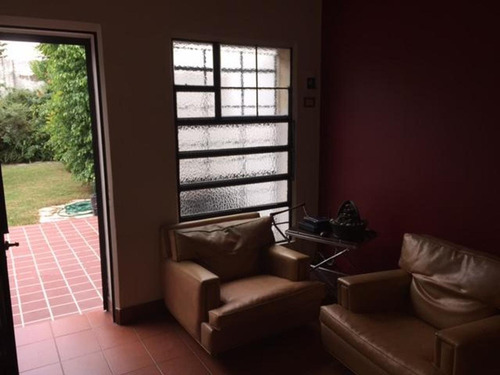 Imagen 9 de 14 de Chalet En Castelar Sur De 3 Dormitorios Y Escritorio