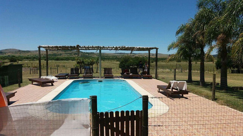 Chacra De 2 Dormitorios Y Piscina Cerrada