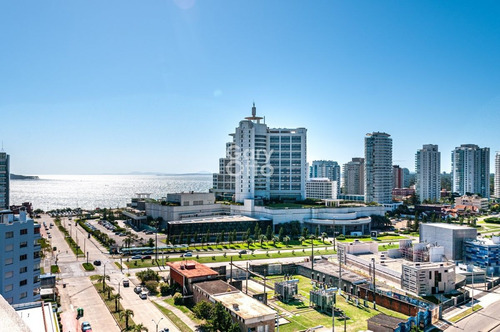 Imagen 11 de 29 de Departamento Amplio En Artower