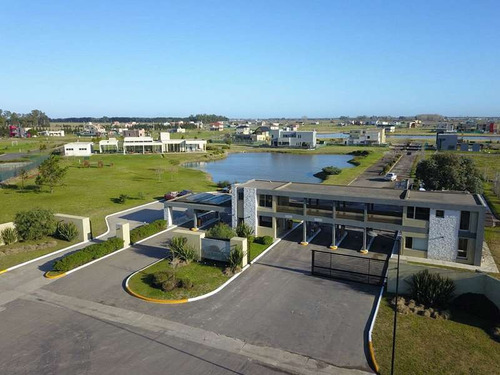 Imagen 3 de 10 de Hermoso Lote Con Amplia Costa De Laguna En Horizontes Al Sur