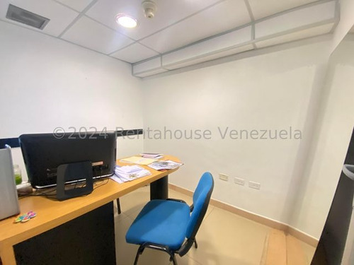 Local Comercial En Alquiler A Pie De Calle Av. San Juan Bosco Altamira 25-11316 Mr.
