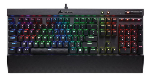 Teclado gamer Corsair Lux K70 QWERTY inglés US color negro con luz RGB