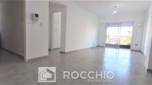 Imagen 6 de 14 de Departamento En Venta En Caseros