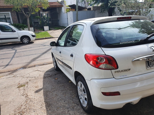 Peugeot 207 2012 1.4 Sedan Active 75cv