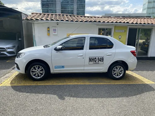 Renault Logan 1.6 Life+ Mt 4x2 2024