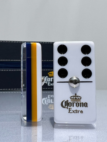Dominó Corona Extra Cierre Blanco + Domino Negra Modelo