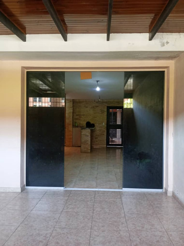 Apartamento En Residencias Gardenias Valle Arriba