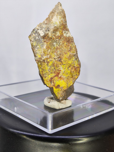 Mineral Raro Mineral Uranio Radioactivo Schoepita #2 (Usado)