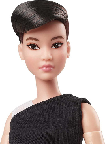 Imagem 2 de 8 de Barbie Looks Signature #3 Oriental Petite Articulada 2021