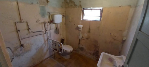 Imagen 13 de 17 de Casa Grande De 4 Dormitorios A Reciclar En Unión