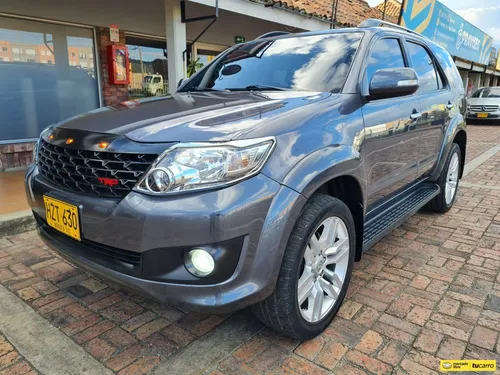 Toyota Fortuner 2.7cc At Aa 4x2 7 Pasajeros