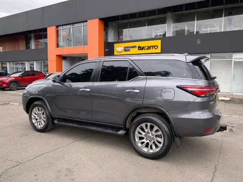 Toyota Fortuner 2.4 SRV AT