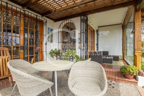 Casa En Venta De 4 Dorm. En Santo Domingo