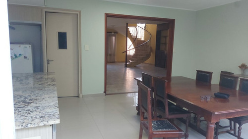 Importante Casa En Santa Lucía