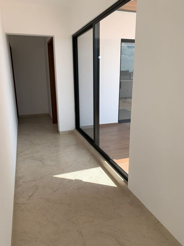 Se Vende Casa En La Condesa Juriquilla, Estudio O 5ta Recamara En Pb, Roof G