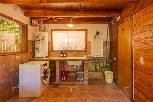 Casa En Venta En Barrio Alihuen Bajo, San Martín De Los Andes, Neuquén, Patagonia Argentina