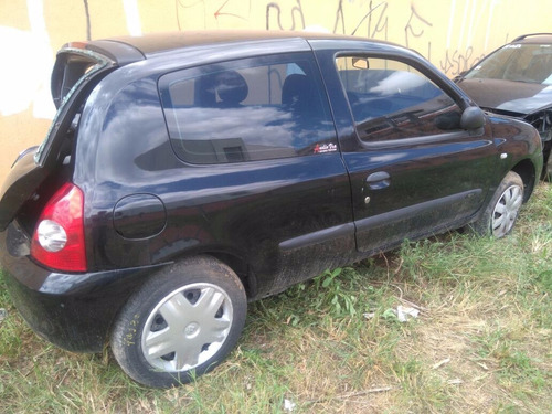 Imagem 2 de 10 de Sucata Clio 2 E 4 Portas Em Peças