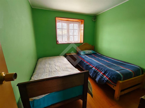 Casa En Venta De 5 Dorm. En Maipú